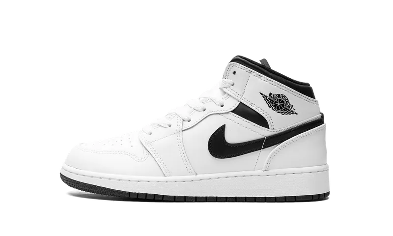 Air Jordan 1 Mid GS “White/Black” (DQ8423-132)