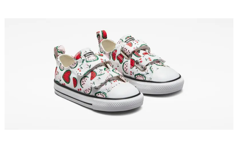 converse-chuck-taylor-all-star A02605C