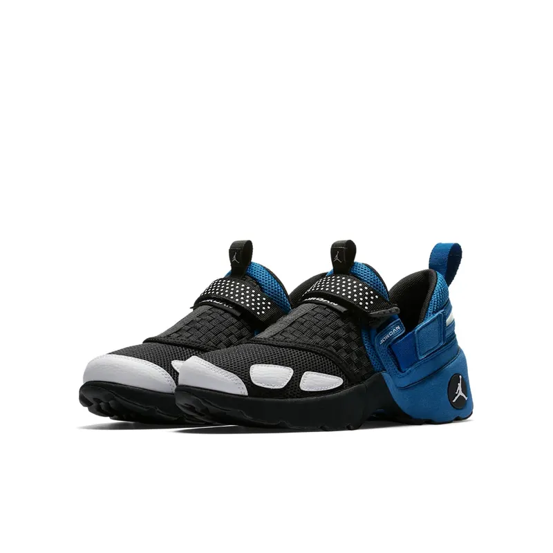 Jordan Trunner LX Black Team Royal (905223-007)
