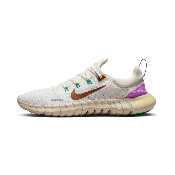 Nike Free Run 5.0 PRM Next Nature Moving Company “Sail / Fuchsia Dream / Sand Drift / Ale Brown” (DZ3191-100)
