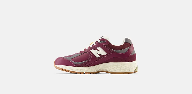 New Balance 2002R (M2002RVH)
