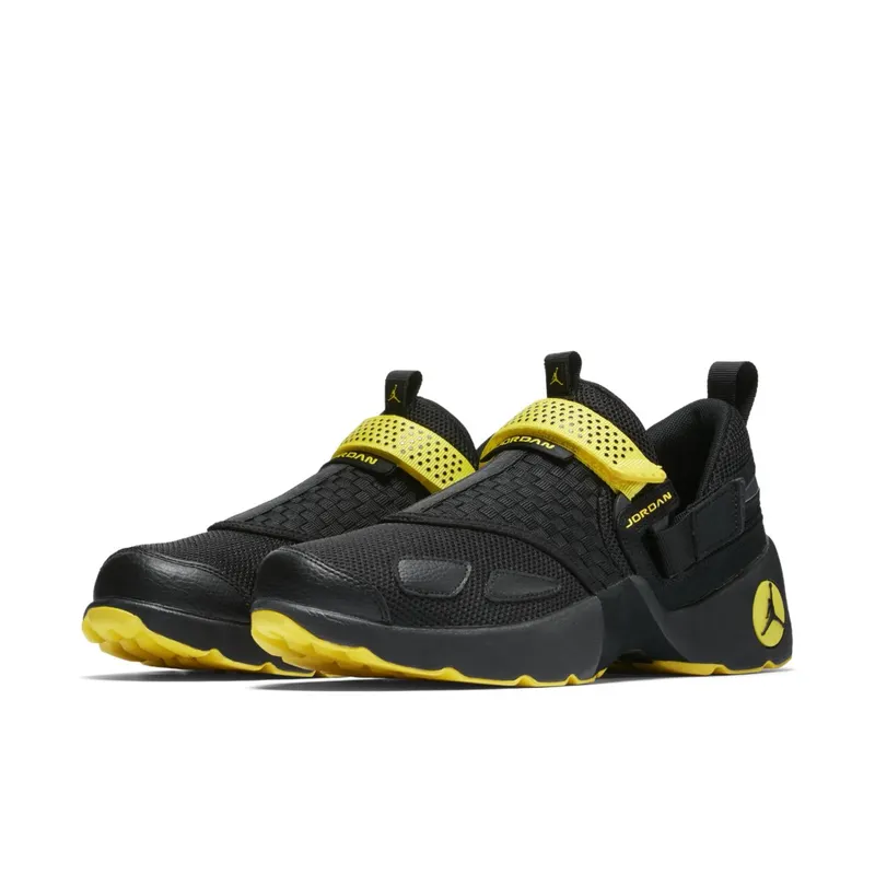 Jordan Trunner LX Thunder Black/Black-Opti Yellow (897992-031)