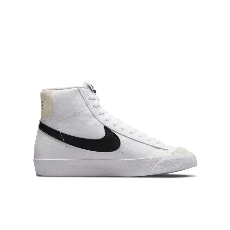 Nike Blazer Older Kids’ White (DR7893-100)