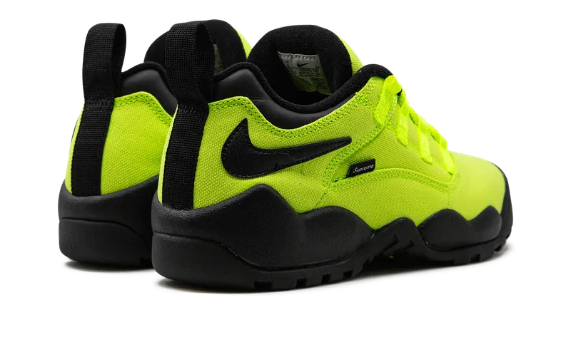 Nike SB Darwin Low “Supreme – Volt” (FQ3000-700)