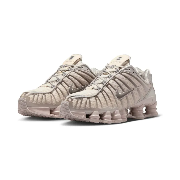 nike-shox AV3595-104