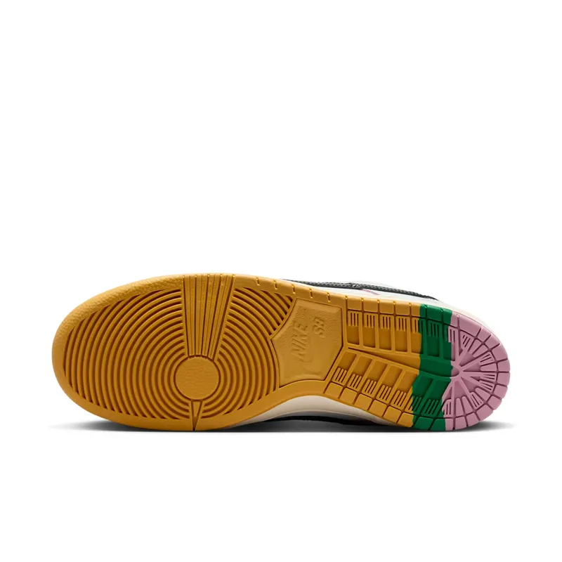 Nike SB Dunk Low “CSEF” (HJ4132-100)