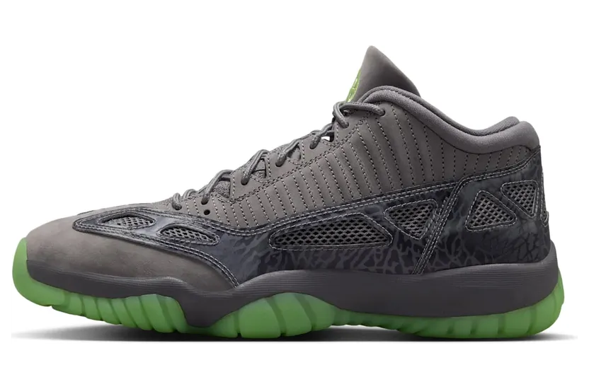 Air Jordan 11 IR2368-001