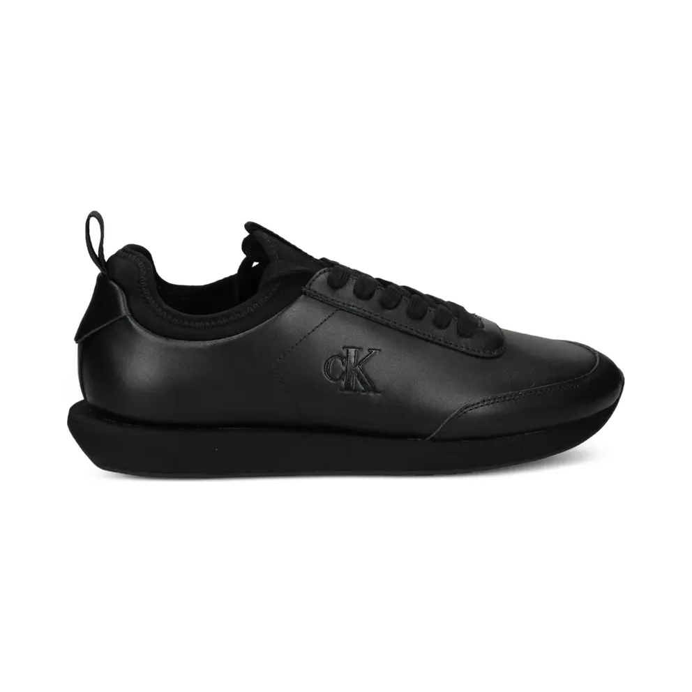 Calvin Klein mit Logo-Prägung – Black (YM0YM013620GJ)