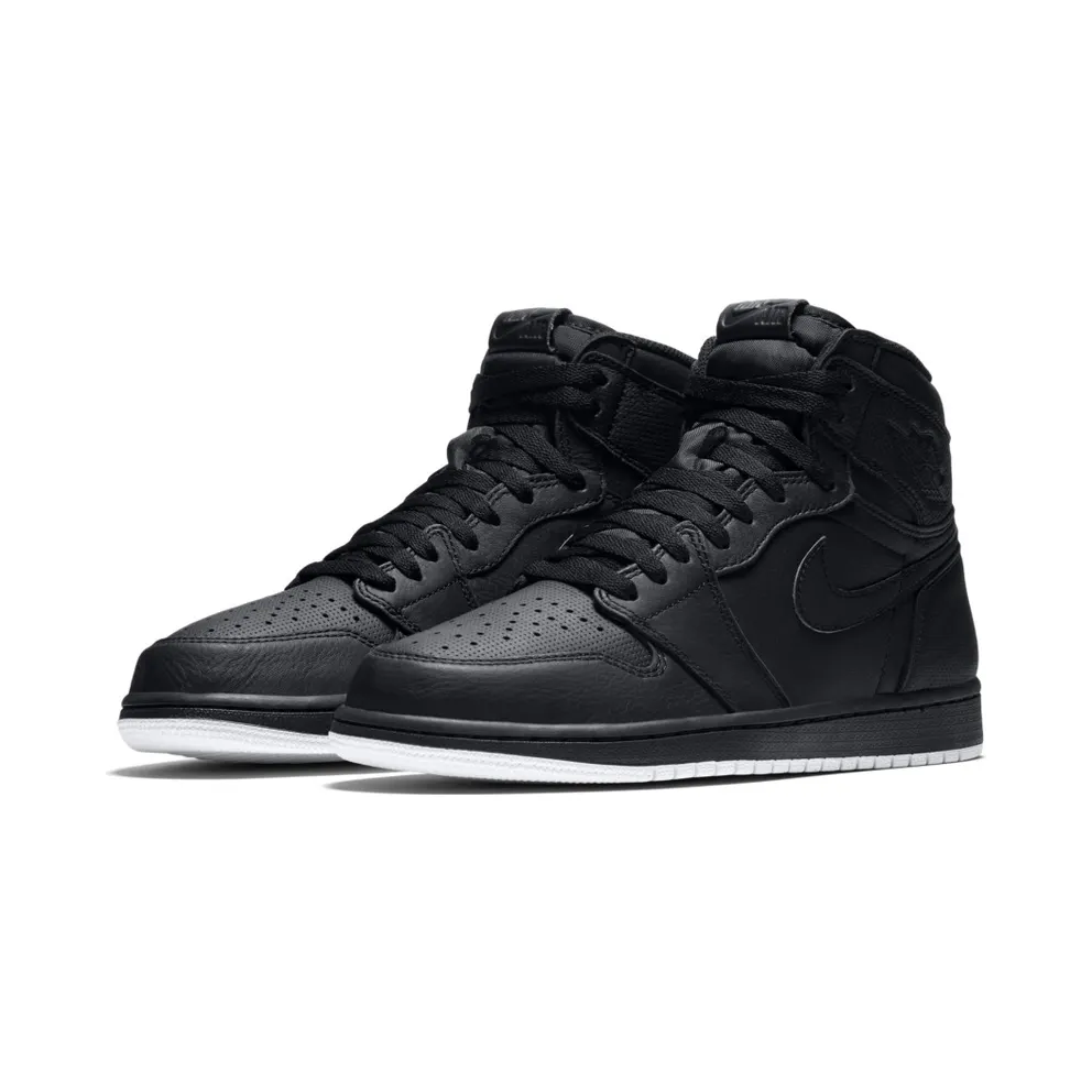 Jordan 1 Retro Black Perforated Black/White-Black (555088-002)