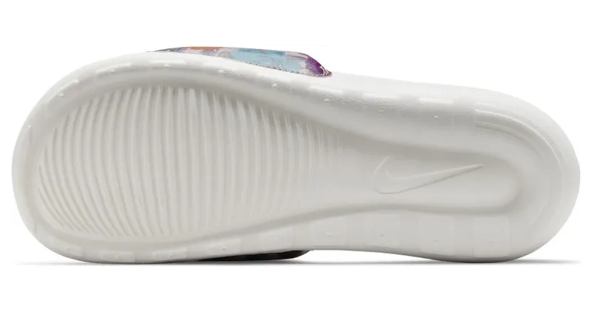 nike-victori-one CN9676-600