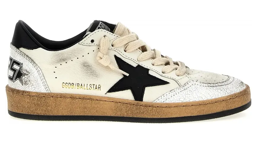 Golden Goose Ball Star aus Nappaleder mit schwarzem Stern und schwarzer Fersenlasche Nude (GWF00117F003771)
