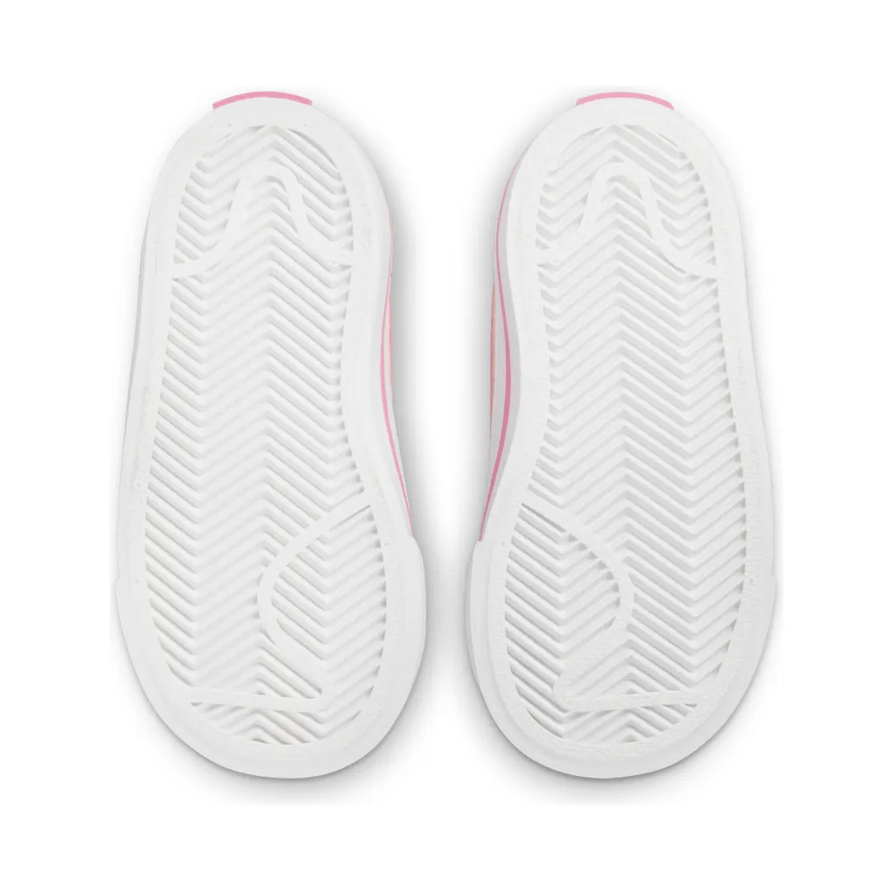 Nike Court Legacy “White / Hyper Pink” (DA5382-106)
