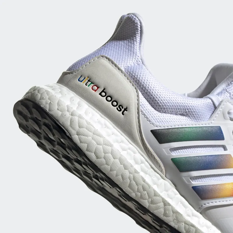 adidas Ultraboost DNA Cloud White / Red / Core Black (FV7014)