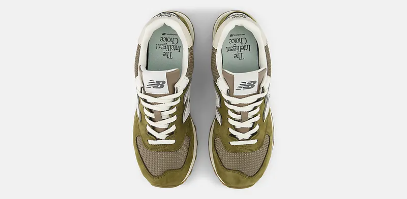 New Balance 574 “Calcium Dark Silver Metallic” (U5742RG)