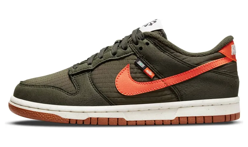 Nike Dunk Low SE Bruin (DC9561-300)