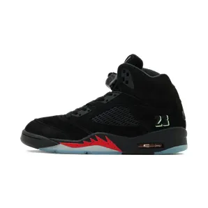 Air Jordan 5 “Halloween” (HQ7978-001): zwart suède dat in het donker gaat gloeien