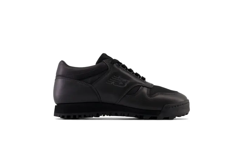 New Balance Rainier Low “Triple Black” (UALGSBBB)