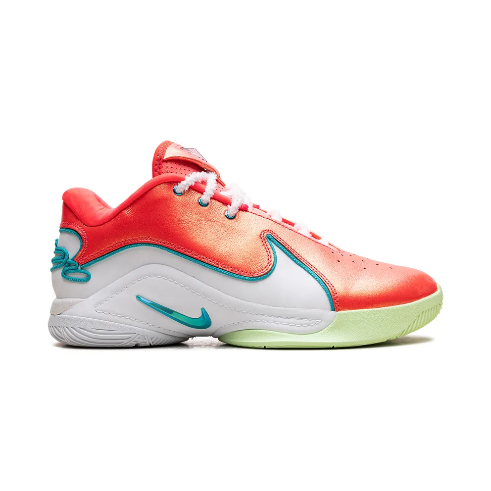 Nike LeBron 22 “Christmas” (HV5147-600)