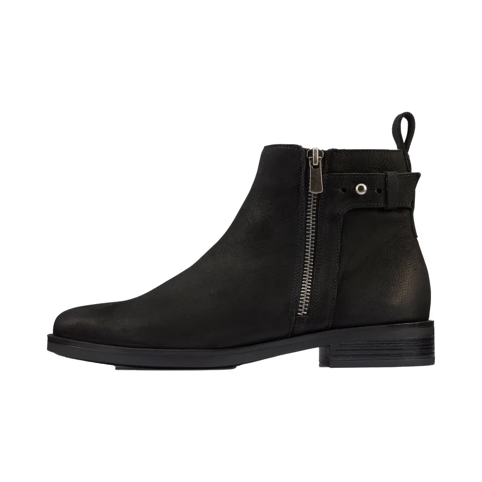 Clarks MEMI LO “Black” (26162170)
