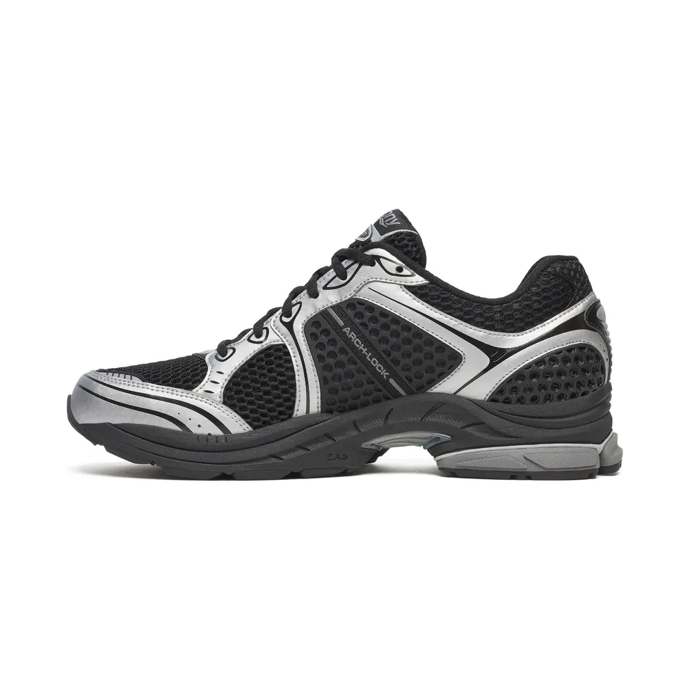 SAUCONY ProGrid Triumph 4 “Black / Silver” (S70704-23)