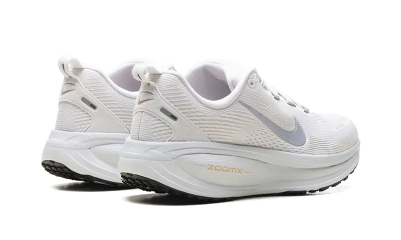 Nike Vomero 18 “Vast Grey Summit White” (HM6804-007)