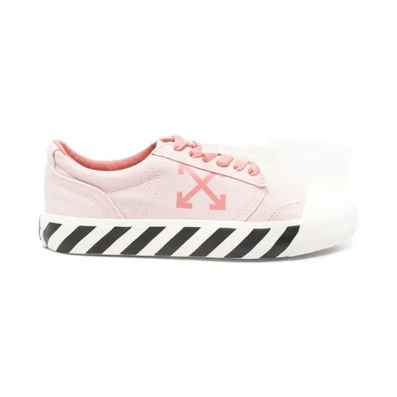 Off-White Low-top met Arrow-print “Pink” (OWIA28QS26FAB002214D)