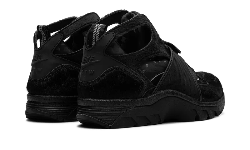 Nike Trainer Huarache “Corteiz – Black Poney” (FQ8793-003)
