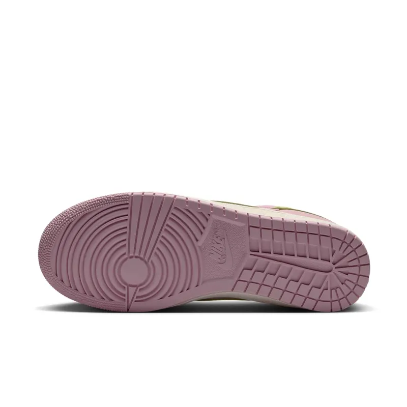 Jordan Skyline Low Iced Carmine Lawn (IQ0704-607)