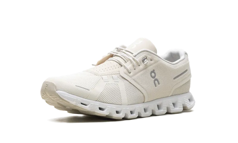 On Running Cloud 5 “Cream Sand” (59.97768)