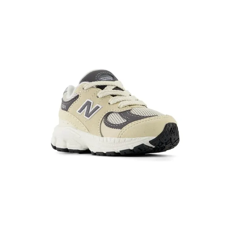new-balance-2002r IC2002FA