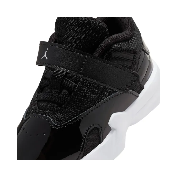 air-jordan-max-aura FQ8296-010