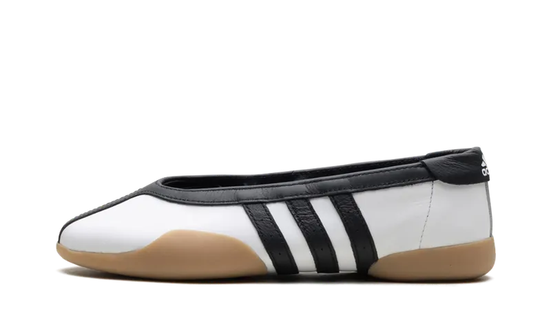adidas Taekwondo Mei “Ballet”: wit, zwart en een gum-zool