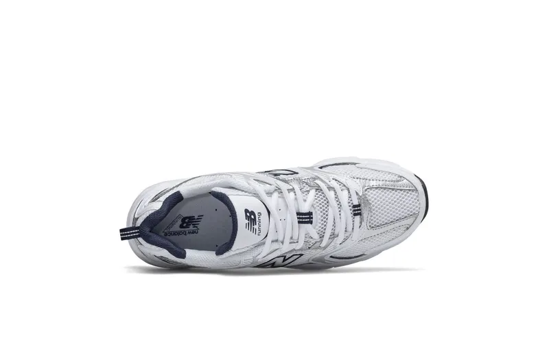 New Balance 530 “White Silver Navy”: de klassieker die iedereen heeft (3)