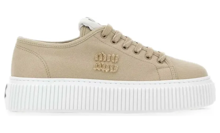 Miu Sneakers met geborduurd logo en plateauzool – Beige (5E389EF0053ARS)