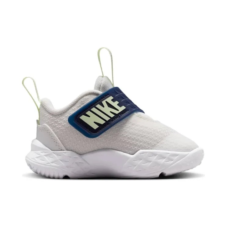 nike-team-hustle-d-12 HF6281-104