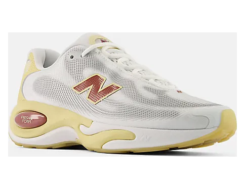 new-balance-sneaker MACR18RJ