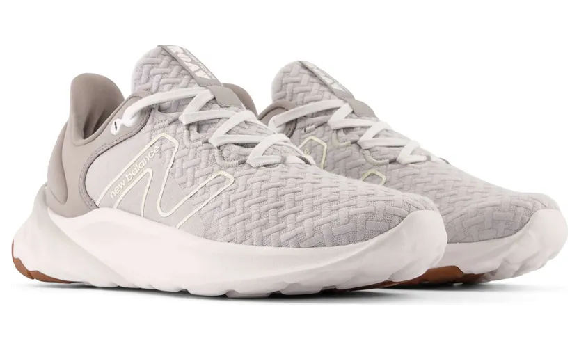 new-balance-sneaker WROAVHG2