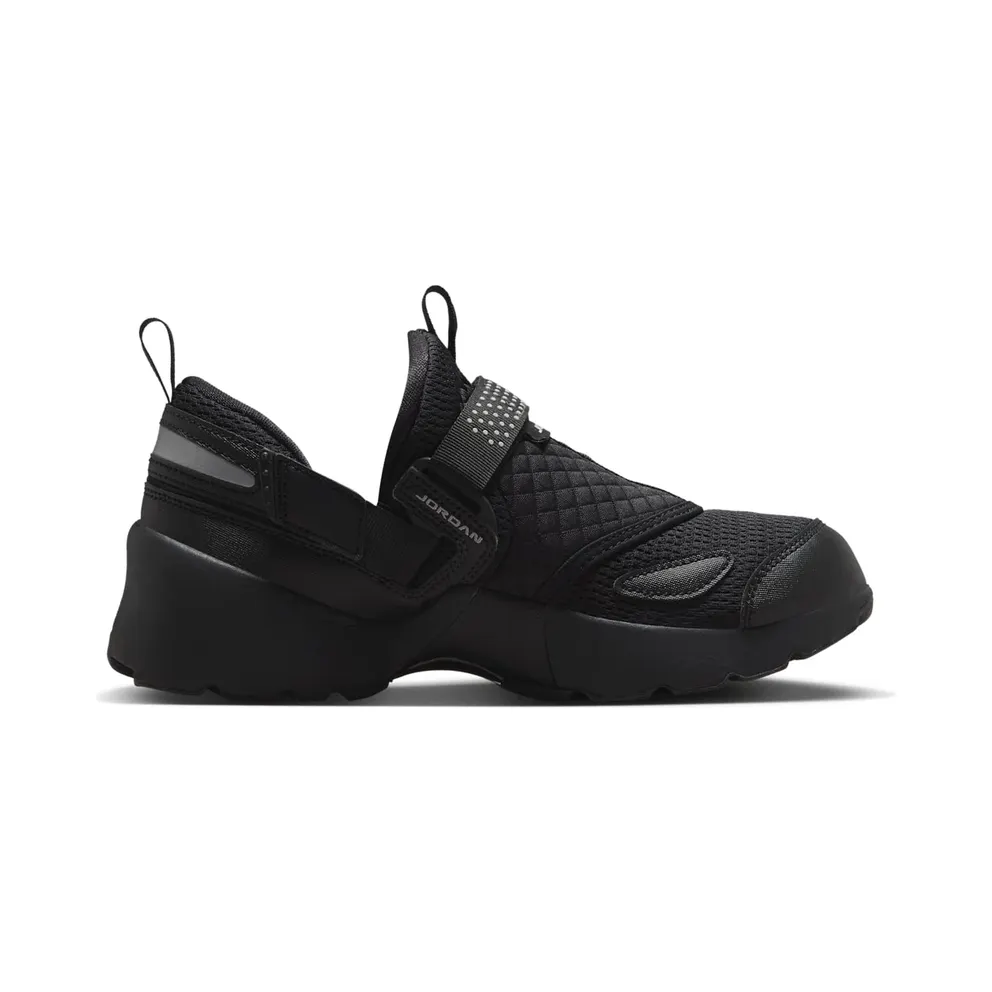 Jordan Trunner LX “Black / Grey” (HQ2164-001)