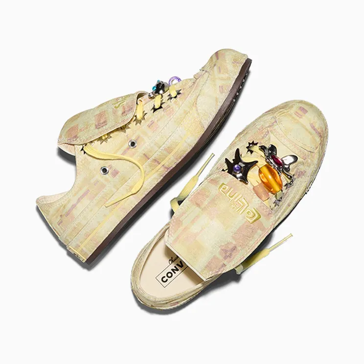 converse-chuck-taylor-all-star A22205C