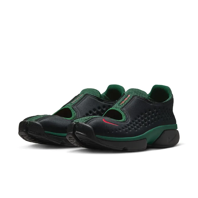 Nike Rift 2 – “Black / Team Dark Green / Fire Red” (IQ8006-002)