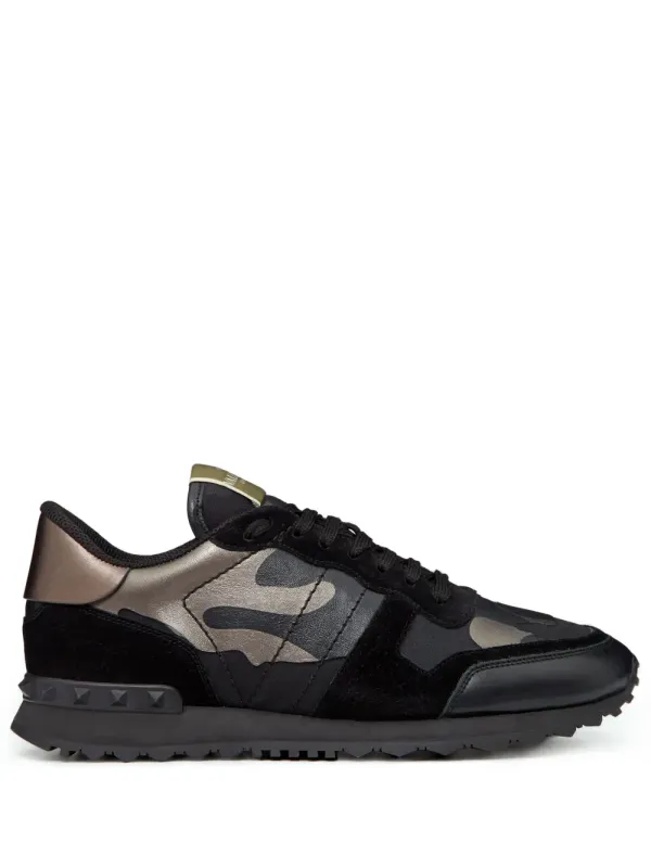 Valentino Garavani Rockrunner Sneakers mit Camouflage-Print – Schwarz (YS0723NTA)
