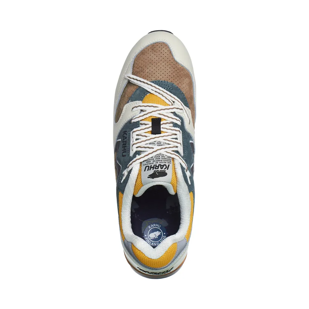 Karhu Synchron Classic Lily White / Jet Black (F802664)