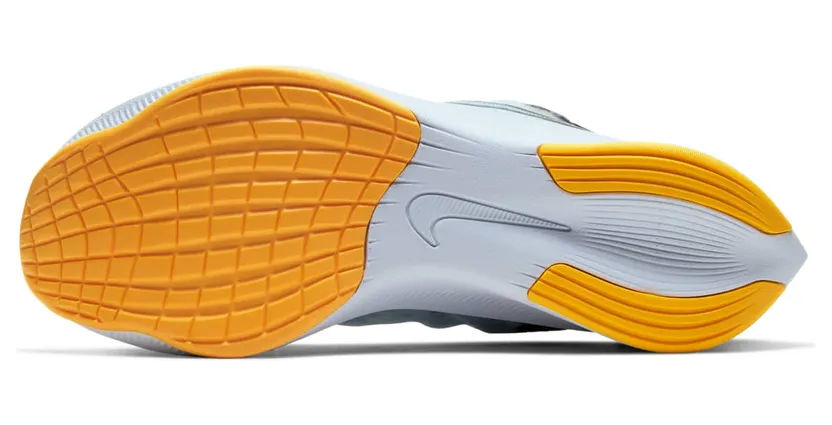 nike-zoom AT8240-102