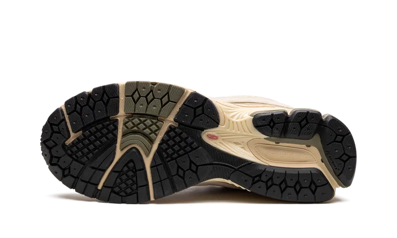 New Balance 2002R “Hiking Pack – Beige” (M2002RWL)