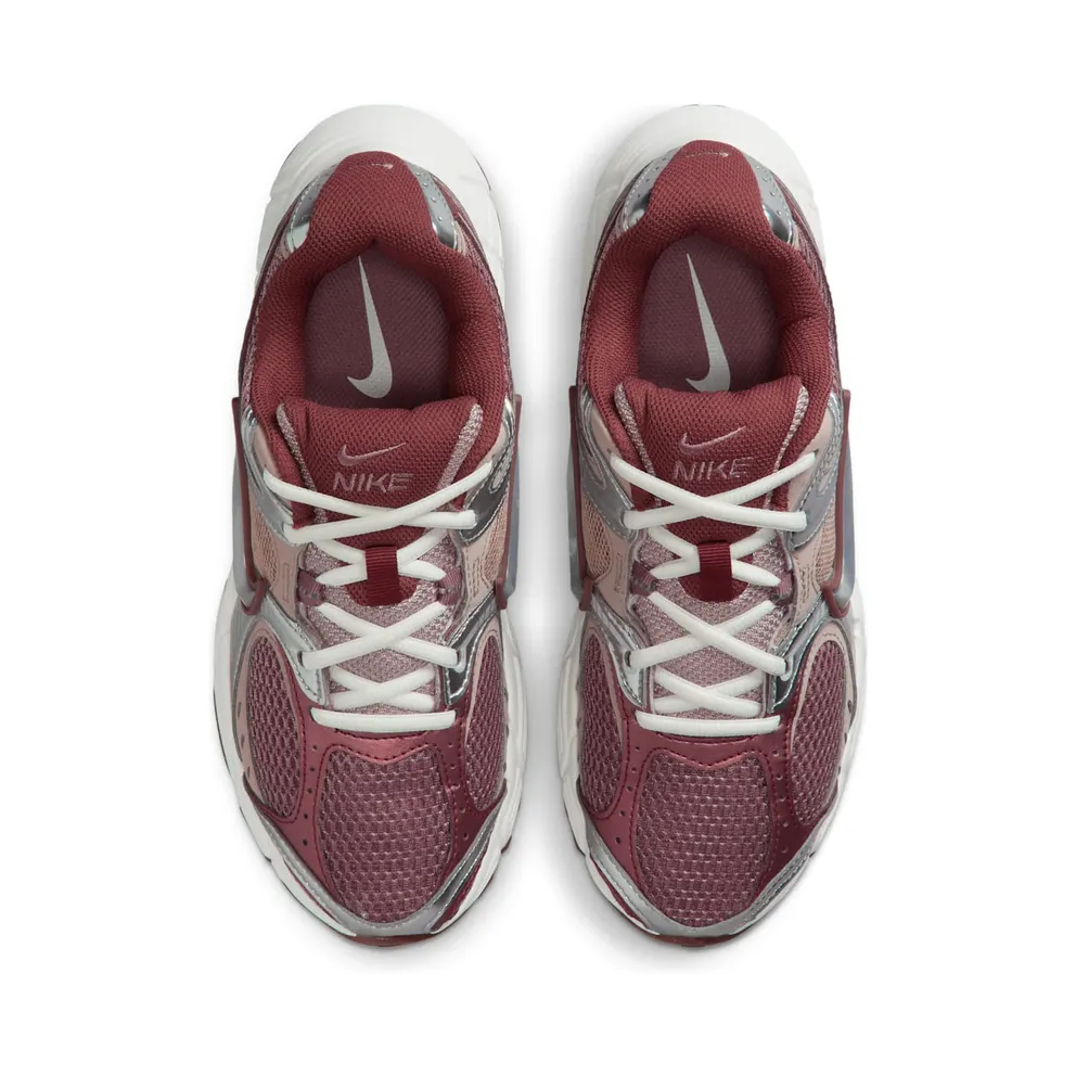 Nike V5 RNR “Smokey Mauve / Red Sepia / Malt / Metallic Silver” (HQ7901-200)