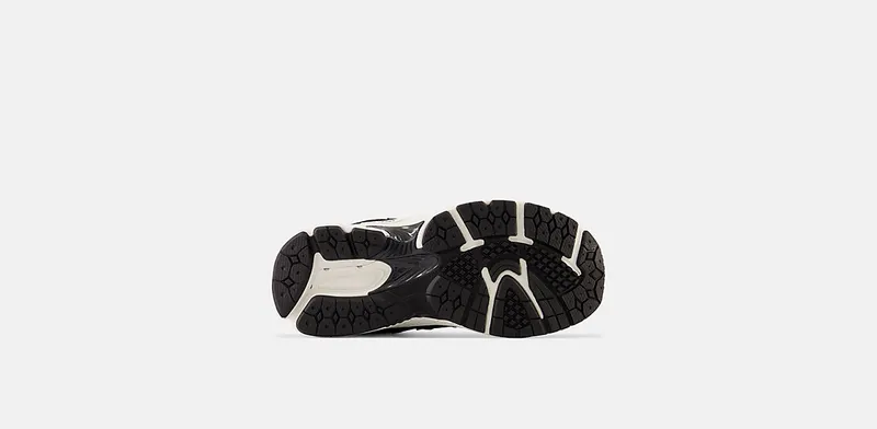 New Balance 2002 PS “Black / White” (PC2002BK)