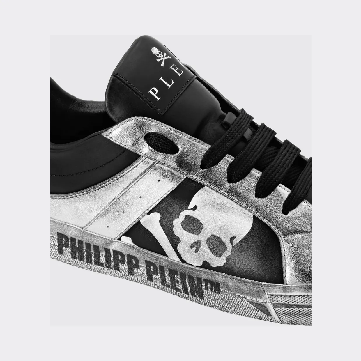 Philipp plein Retrokickz TM Leather Sneakers with Skull Print and Worn Effect Black (FADSUSC0633PLE005N0270) (2)