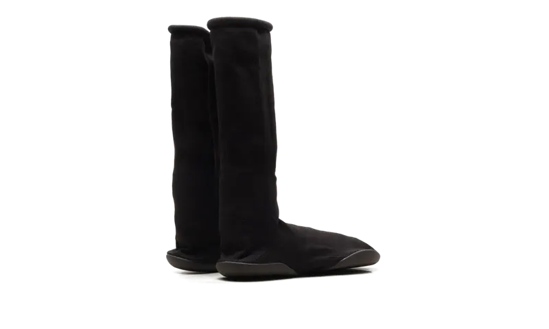 Yeezy Pod “Black” (YZYPODBLK)