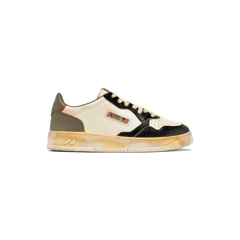 Autry Medalist Super Vintage Perforated-toe “White/Black” (AVLM SV06)
