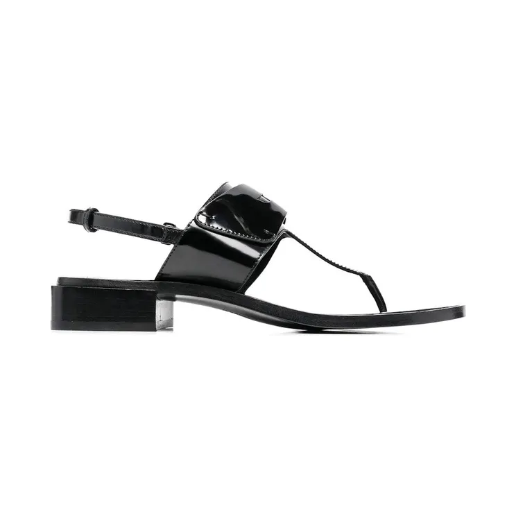 Ferragamo Logo-Plaque Detail Thong Sandals Black (01C874750978)